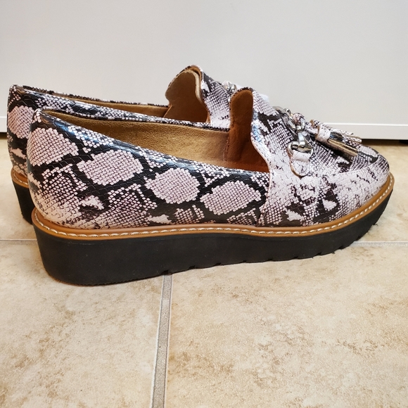 Naturalizer Estelle Slip-on Women's Shoes - Picture 3 of 5